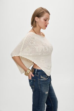 x BELLA HADID Western Crochet Poncho – White